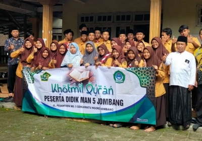 kegiatan Unggulan Khotmil Qur'an kelas X IIK 